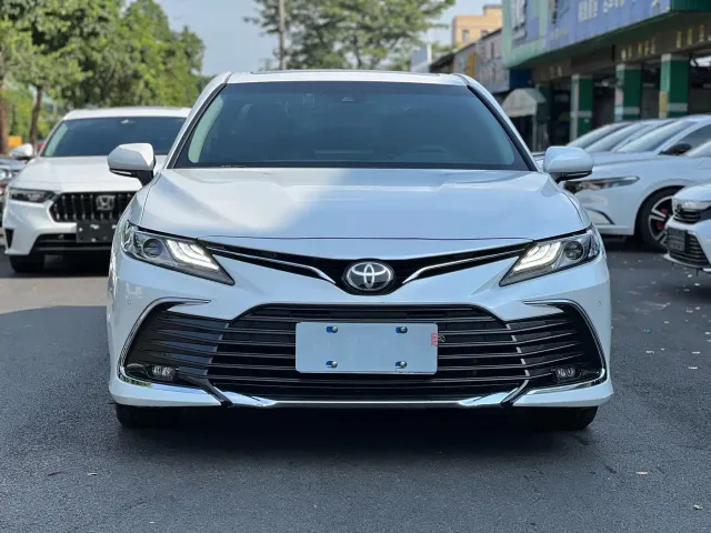 Toyota Camry — Фото автомобиля 2