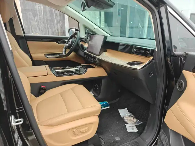 GAC Trumpchi E8 — Фото автомобиля 5