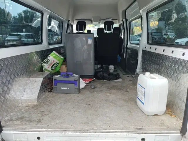 Jiangling JMC Fushun 2025 Model 2.0T 8AT Diesel Medium Wheelbase Medium-High Roof Commercial Multi-purpose Vehicle 7 Seater — Фото автомобиля 14