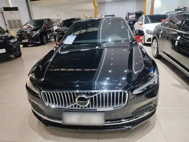 Volvo S90 — Фото автомобиля 2