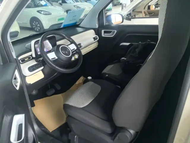 Wuling Hongguang Mini EV — Фото автомобиля 16