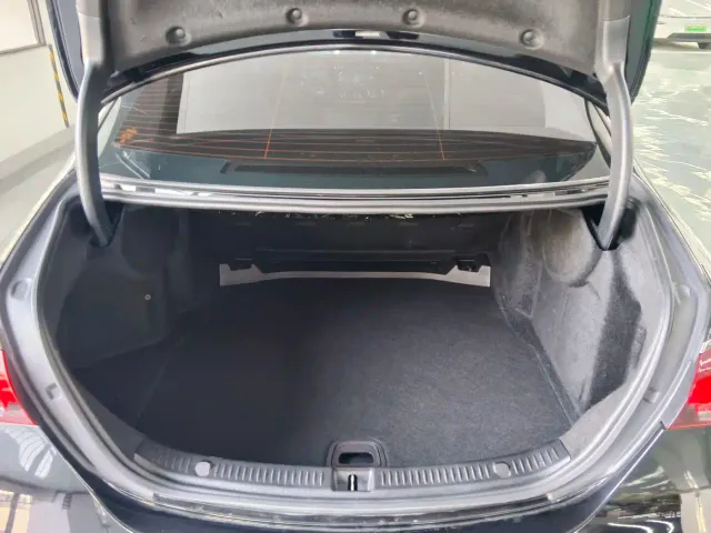 Mercedes-Benz E-Class — Фото автомобиля 15
