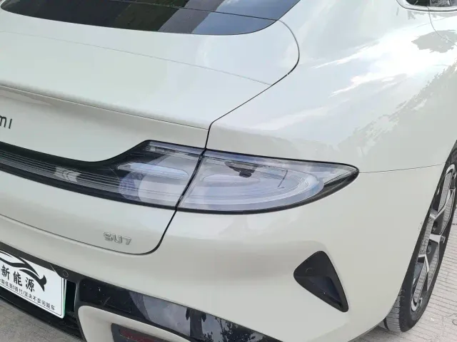 Xiaomi SU7 — Фото автомобиля 22