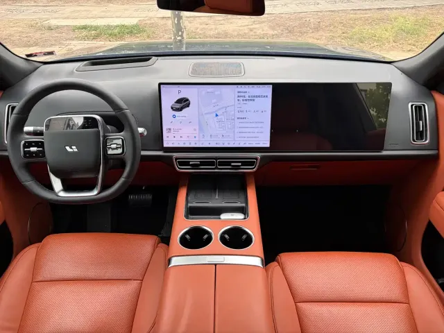 Li Auto L8 — Фото автомобиля 5