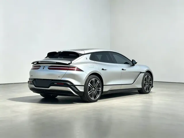 Denza Z9GT — Фото автомобиля 8