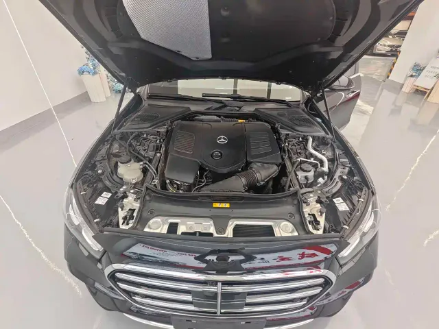 Mercedes-Benz E-Class — Фото автомобиля 15