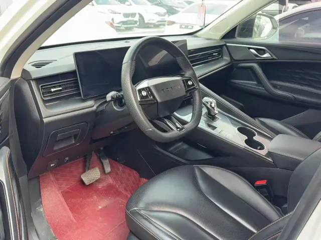 Roewe RX5 — Фото автомобиля 6