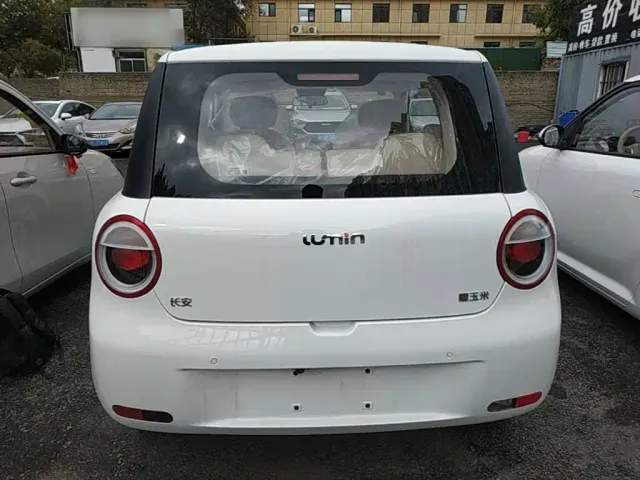 Changan Lumin — Фото автомобиля 5
