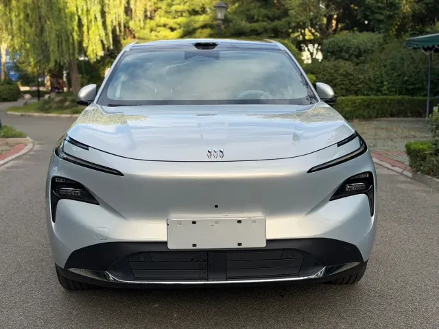 Buick Zhijing E7 — Фото автомобиля 2