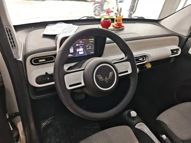 Wuling Hongguang Mini EV — Фото автомобиля 10