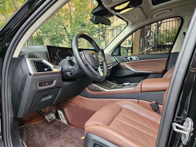 BMW X7 — Фото автомобиля 6