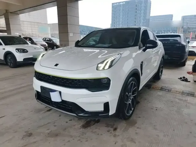 Фотография автомобиля — Lynk & Co 05
