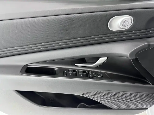 Hyundai Elantra — Фото автомобиля 9