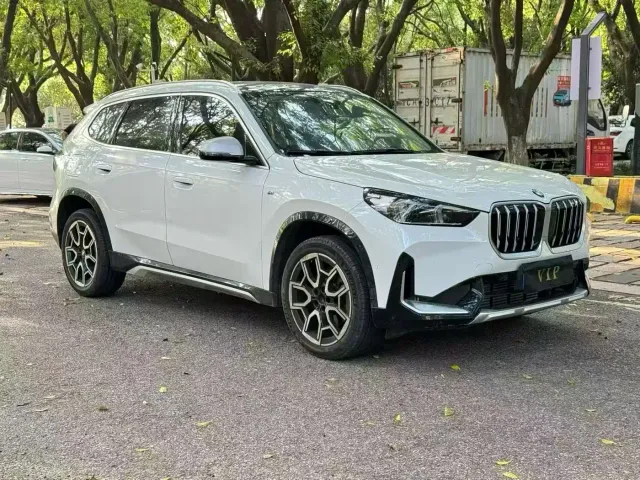 Фотография автомобиля — BMW X1