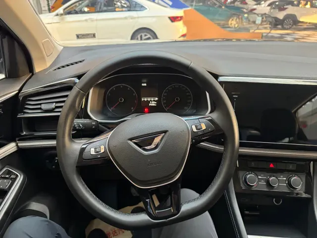 Jetta VS5 — Фото автомобиля 12