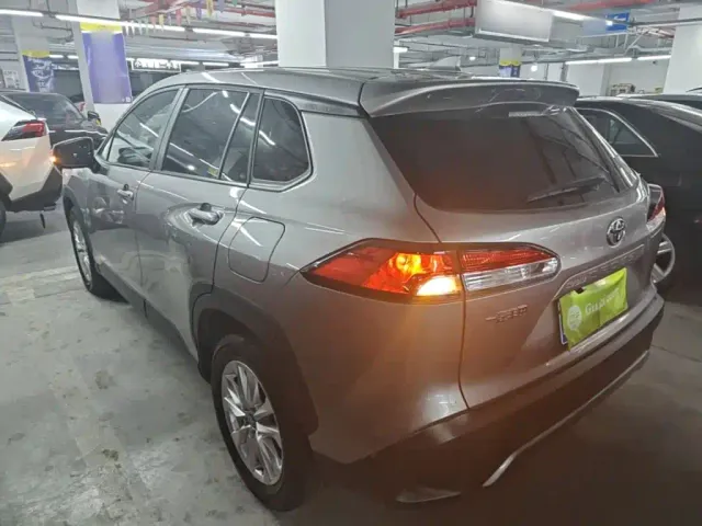 Toyota Corolla Cross — Фото автомобиля 4