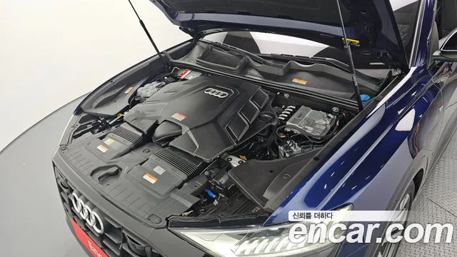 Audi Q8 55 TFSI quattro Premium — Фото автомобиля 6