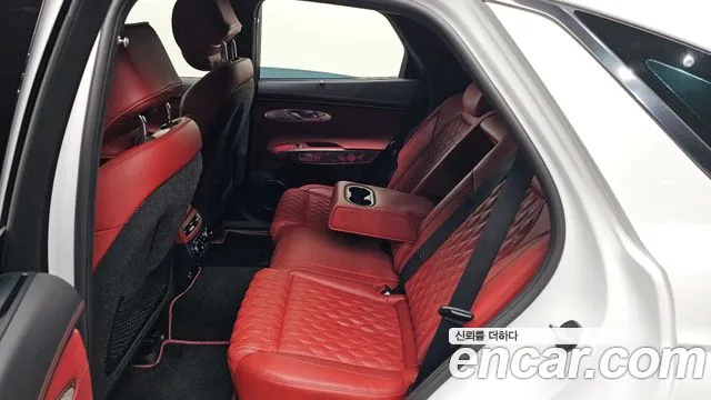 Genesis GV70 — Фото автомобиля 11