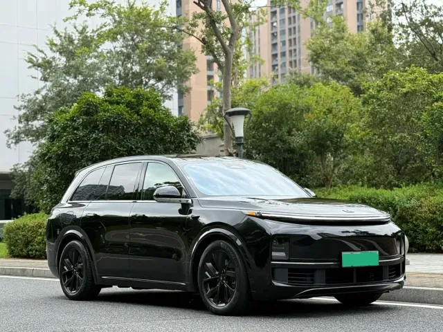Li Auto L8 — Фото автомобиля 3