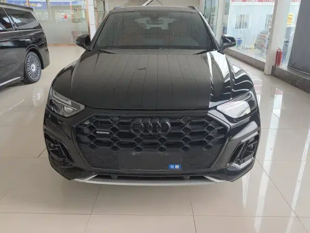 Audi Q5L — Фото автомобиля 2