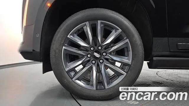 Cadillac Escalade Escalade 5 поколение — Фото автомобиля 3