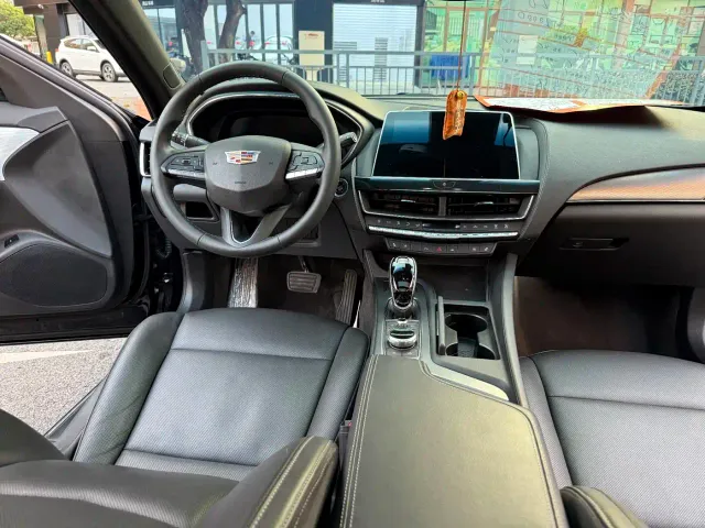 Cadillac CT5 — Фото автомобиля 25