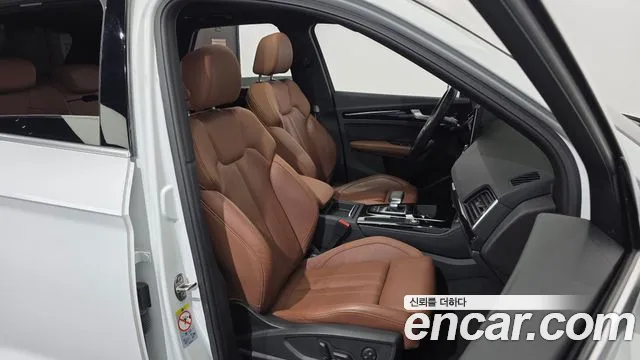 Audi Q5 45 TFSI quattro Premium — Фото автомобиля 12