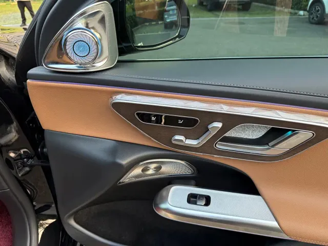 Mercedes-Benz E-Class — Фото автомобиля 15