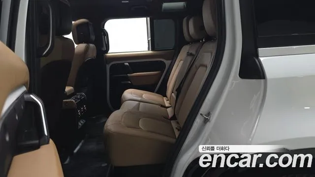 Land Rover Defender Defender (L663) 110 P300 X-Dynamic SE — Фото автомобиля 12