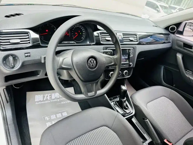 Volkswagen Santana — Фото автомобиля 9