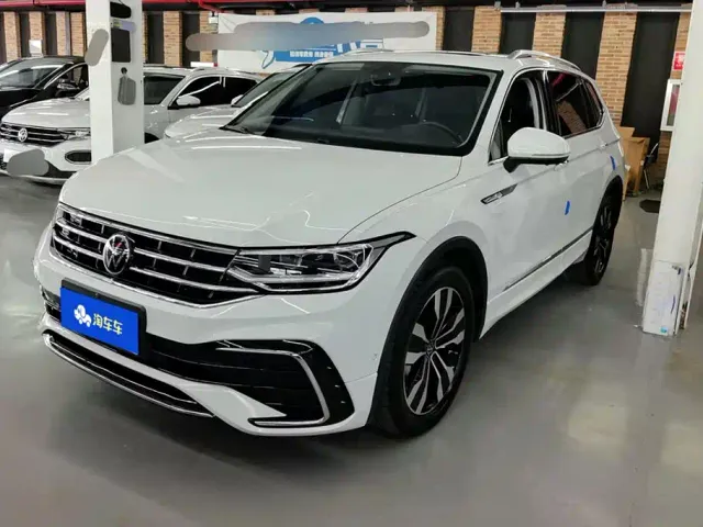 Фотография автомобиля — Volkswagen Tiguan L