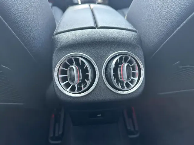 Mercedes-Benz A-Class — Фото автомобиля 25