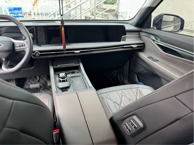 Ford Edge — Фото автомобиля 8