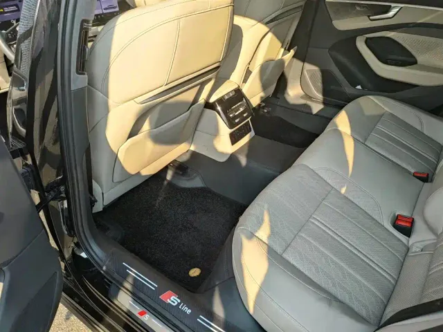 Audi A6L — Фото автомобиля 14