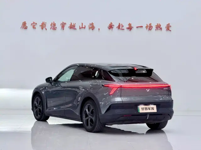 Jiyue Ji Yue 01 — Фото автомобиля 12