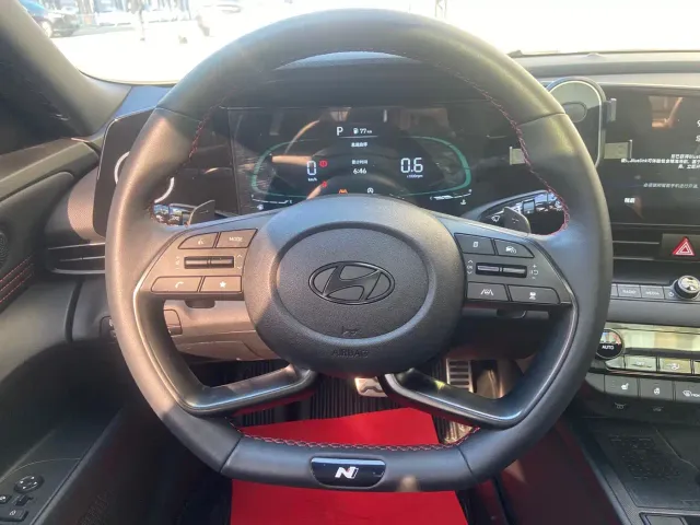 Hyundai Elantra — Фото автомобиля 18