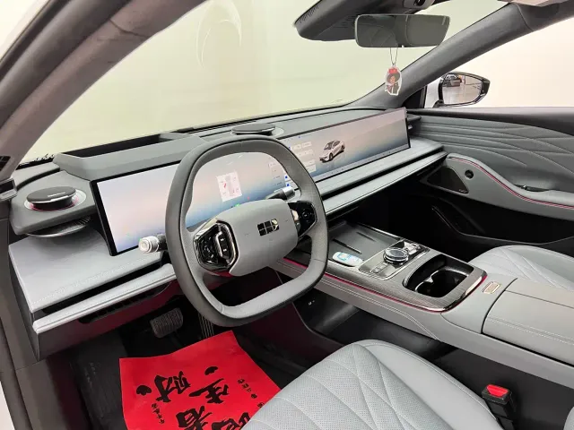 Geely Galaxy E8 — Фото автомобиля 15