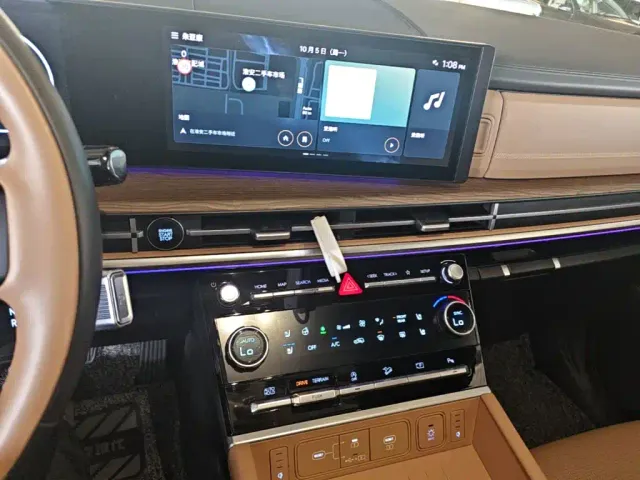 Hyundai Santa Fe — Фото автомобиля 12