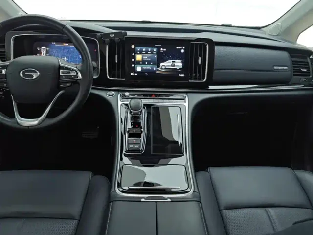 GAC Trumpchi M8 — Фото автомобиля 16