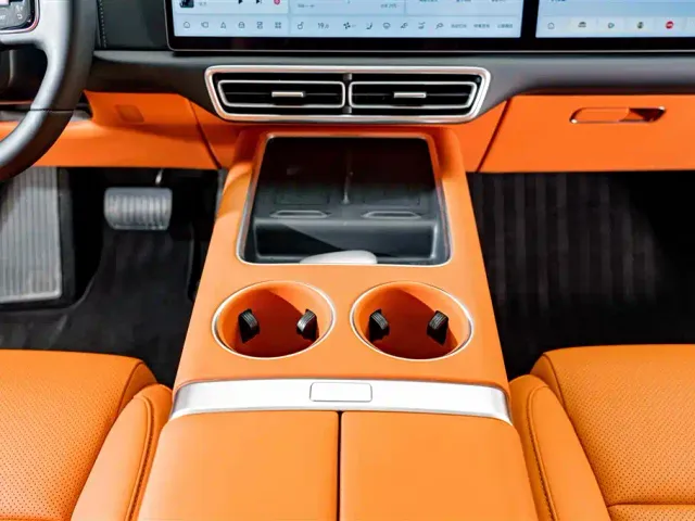 Li Auto L6 — Фото автомобиля 14