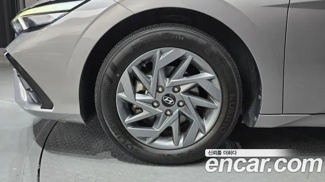Hyundai Avante CN7 — Фото автомобиля 5