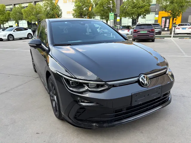 Volkswagen Golf — Фото автомобиля 3