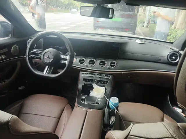 Mercedes-Benz E-Class — Фото автомобиля 12