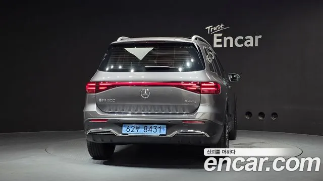 Mercedes-Benz EQB X243 — Фото автомобиля 4