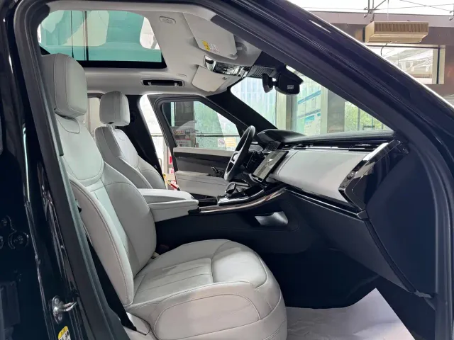 Land Rover Range Rover Sport — Фото автомобиля 30