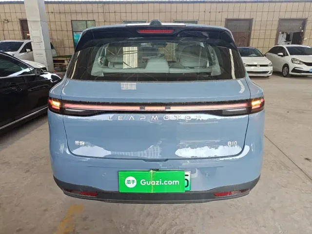 Leapmotor B10 — Фото автомобиля 5