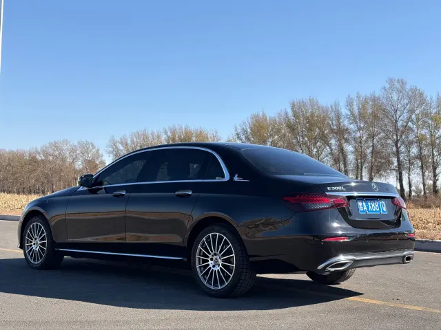 Mercedes-Benz E-Class — Фото автомобиля 6