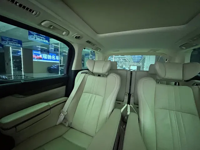 Toyota Vellfire — Фото автомобиля 14