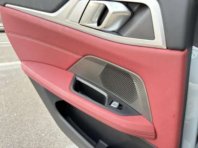 BMW i4 — Фото автомобиля 19