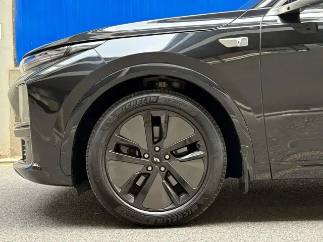 Li Auto L7 — Фото автомобиля 6